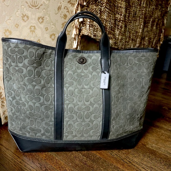 Coach Handbags - Brand New Cosch Bag. Never been worn!!